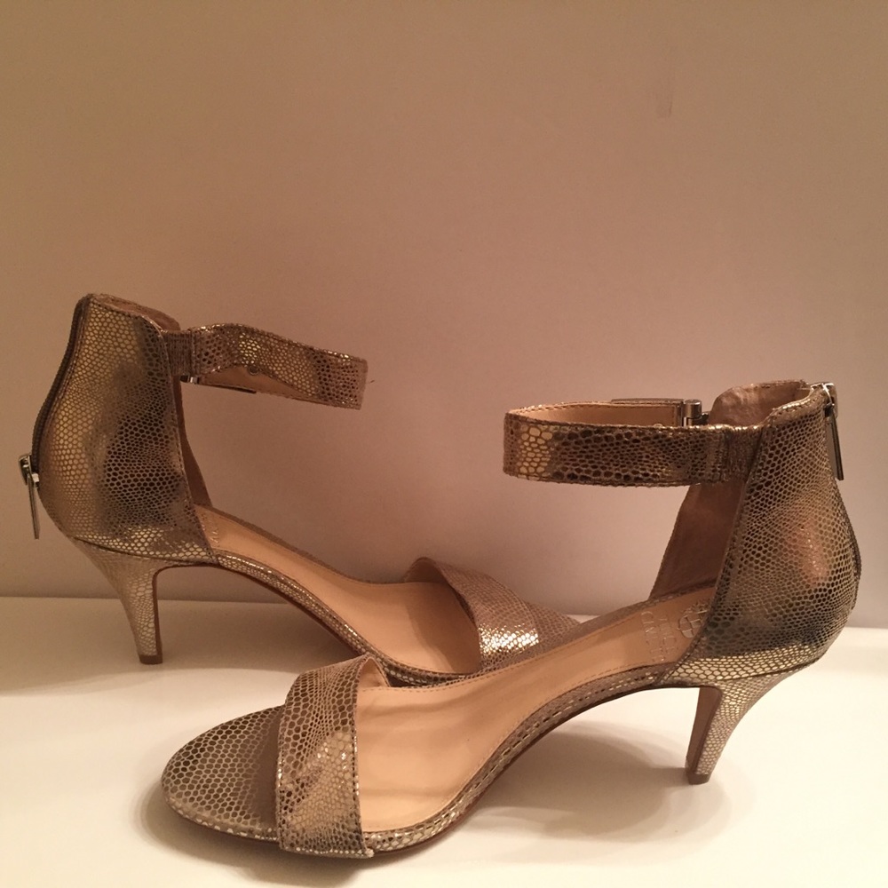 Vince Camuto metallic strap sandals - Size 8 - NEW